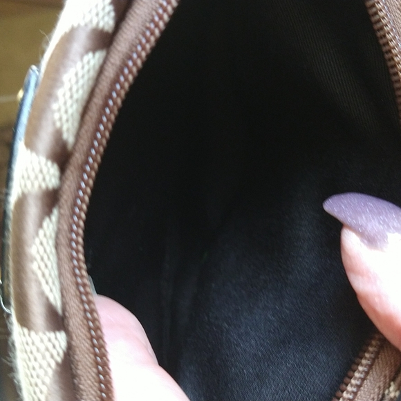 VGUC. Coach Vintage wristlet. - Picture 7 of 7